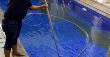 Merawat Kolam Renang Margahayu Pool