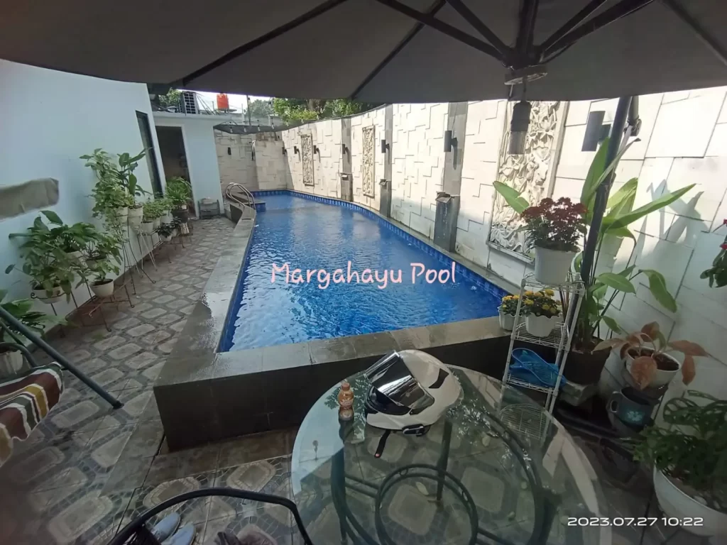 Kolam Renang Rumah Pribadi
