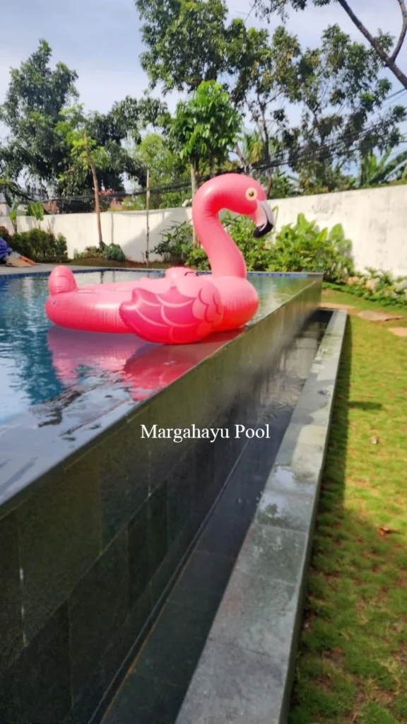Kolam Renang Semi Overflow: Kemewahan untuk Hunian Anda