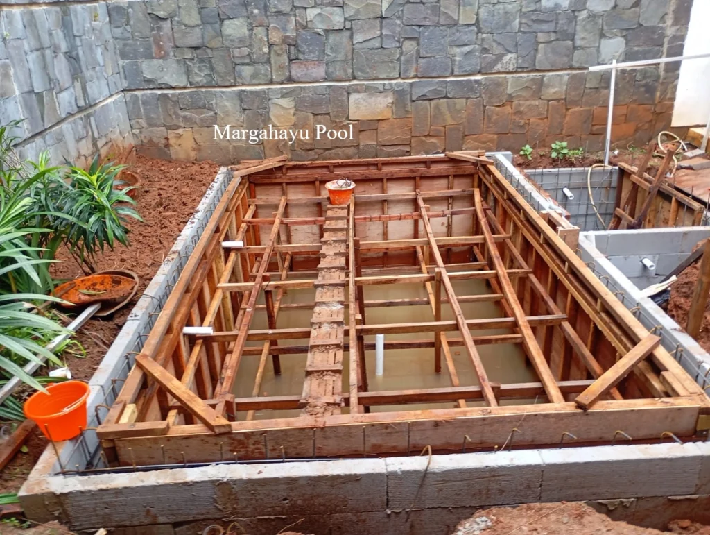 Perbedaan Mencolok: Kolam Renang VS Kolam Lainnya