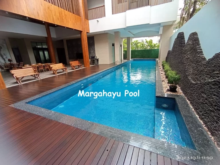 Manfaat Dari Pelampung Atau Penahan Kotoran Kolam Renang