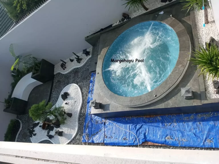 kolam renang whirlpool